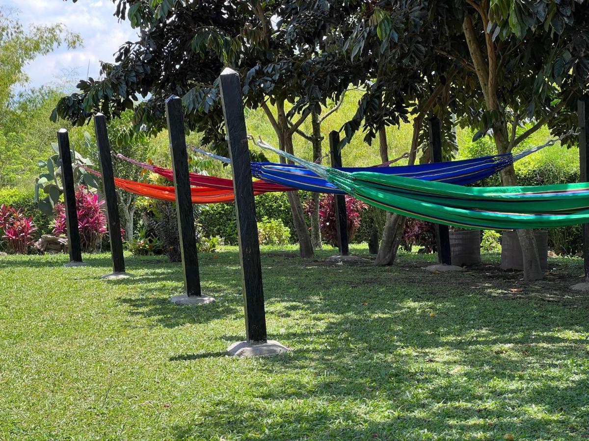 Alojamiento Campestre Hawaii モンテネグロ エクステリア 写真