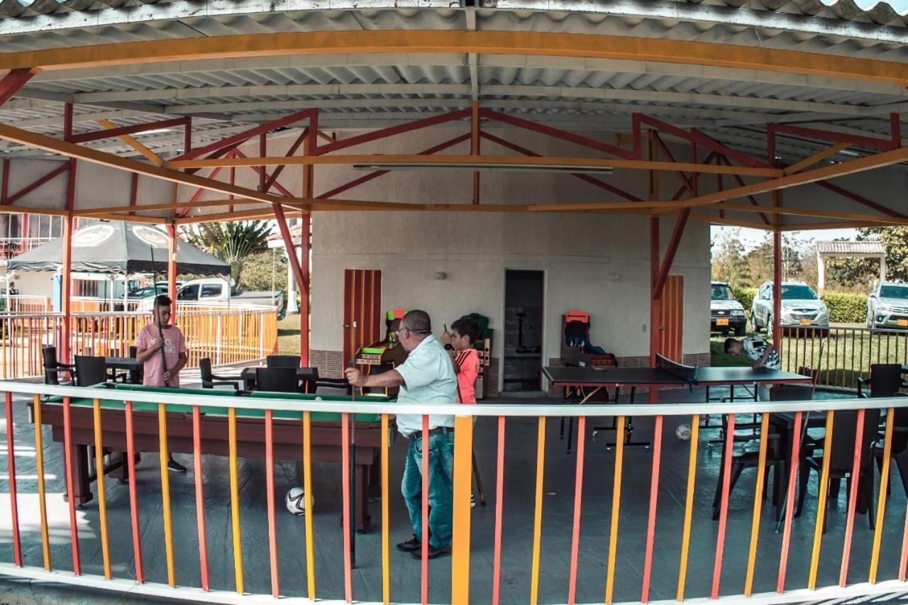 Alojamiento Campestre Hawaii モンテネグロ エクステリア 写真